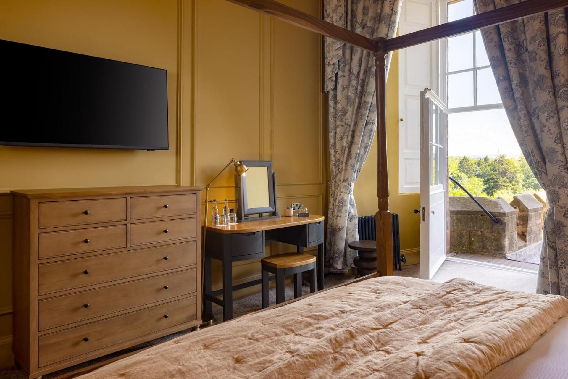 Themed Double Room Four Poster Bed
